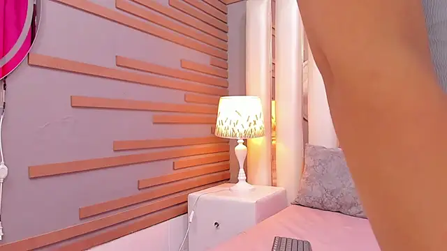 EmmyCruzZ online show from 02-07-26, 07:06