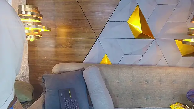 Snapshot of sarah_banks1 chatting on 03-20-25, 07:04 sarah banks1 online show from 03-20-25, 07:04