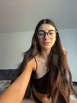 Snapshot of Wildberry_ chatting on 06-18-26, 12:31 Wildberry online show from 06-18-26, 12:31