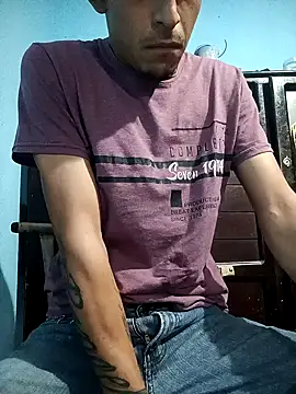 Snapshot of Leonul chatting on 12-13-24, 04:43 Leonul online show from 12-13-24, 04:43