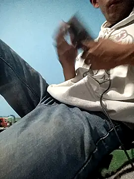 Snapshot of Leonul chatting on 02-02-25, 08:24 Leonul online show from 02-02-25, 08:24