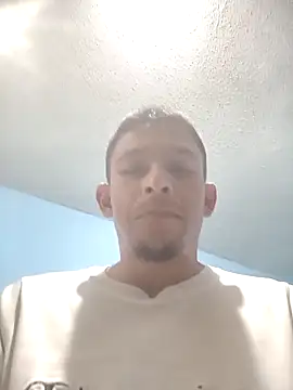 Snapshot of Leonul chatting on 10-21-25, 10:05 Leonul online show from 10-21-25, 10:05