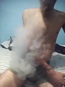 Snapshot of Leonul chatting on 10-28-25, 07:23 Leonul online show from 10-28-25, 07:23