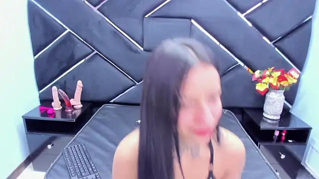 Snapshot of ChloeRosey chatting on 10-31-25, 04:02 ChloeRosey online show from 10-31-25, 04:02