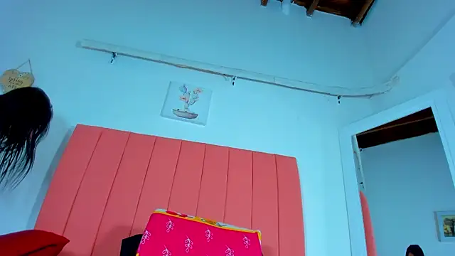 Snapshot of valen_rose0 chatting on 12-28-24, 03:15 valen rose0 online show from 12-28-24, 03:15