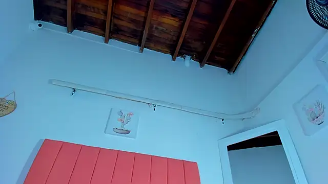 Snapshot of valen_rose0 chatting on 01-20-25, 03:07 valen rose0 online show from 01-20-25, 03:07