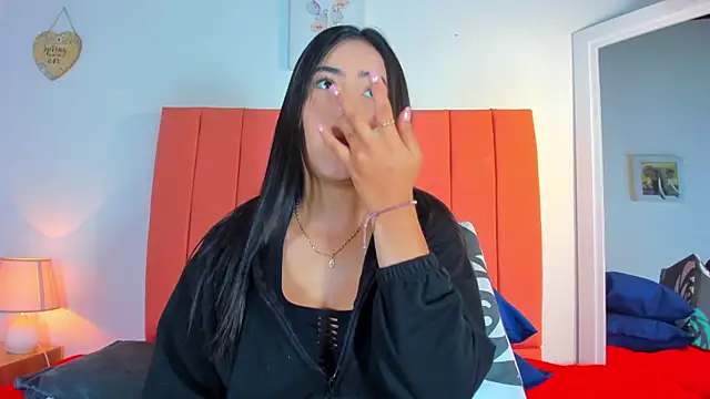 Snapshot of valen_rose0 chatting on 09-10-25, 12:05 valen rose0 online show from 09-10-25, 12:05