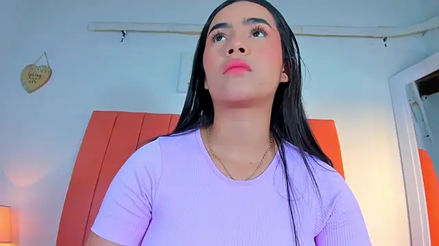 Snapshot of valen_rose0 chatting on 09-16-25, 12:17 valen rose0 online show from 09-16-25, 12:17