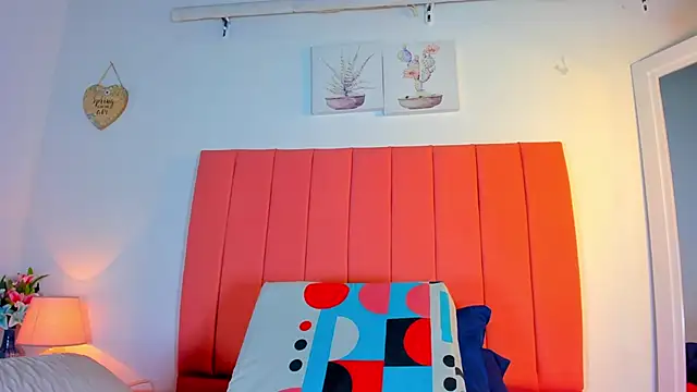 Snapshot of valen_rose0 chatting on 11-04-25, 12:04 valen rose0 online show from 11-04-25, 12:04