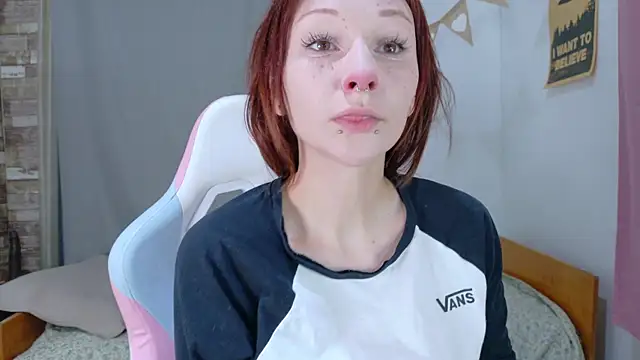 Snapshot of hannaxo1 chatting on 07-16-26, 01:00 hannaxo1 online show from 07-16-26, 01:00