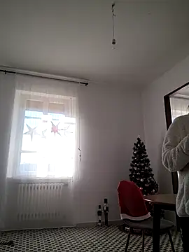 Snapshot of JasmineNoir2 chatting on 12-31-24, 12:36 JasmineNoir2 online show from 12-31-24, 12:36