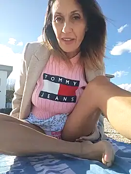 Snapshot of JasmineNoir2 chatting on 01-29-25, 12:13 JasmineNoir2 online show from 01-29-25, 12:13