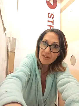 Snapshot of JasmineNoir2 chatting on 02-21-25, 09:22 JasmineNoir2 online show from 02-21-25, 09:22