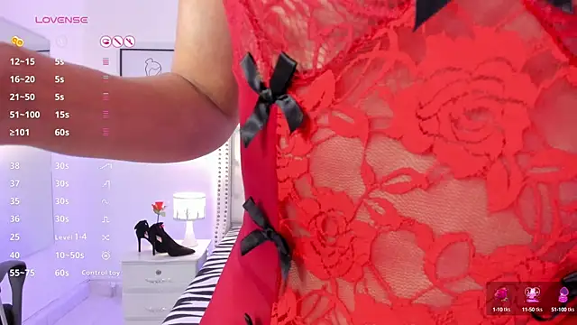 Snapshot of Coco_Balenciaga_ chatting on 12-09-24, 01:02 Coco Balenciaga online show from 12-09-24, 01:02