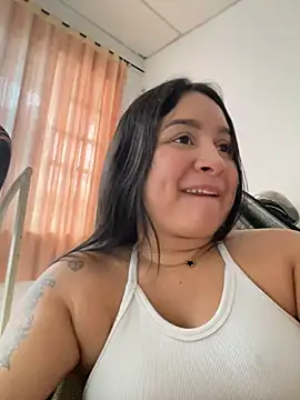 Pretty Isadora online show from 01-05-25, 08:52