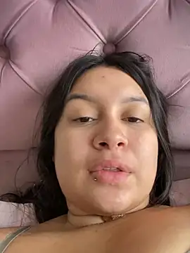 Pretty Isadora online show from 01-30-25, 03:40