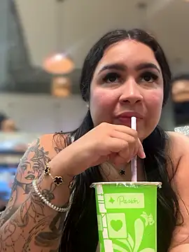 Pretty Isadora online show from 01-12-26, 11:10