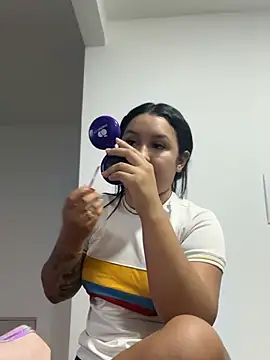 Pretty Isadora online show from 03-26-26, 10:59