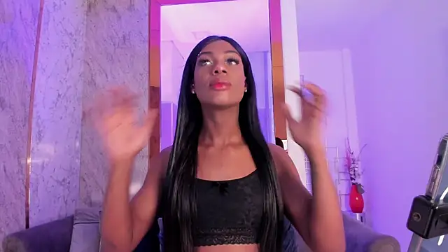 Snapshot of Vero_Lodge chatting on 12-18-24, 01:05 Vero Lodge online show from 12-18-24, 01:05