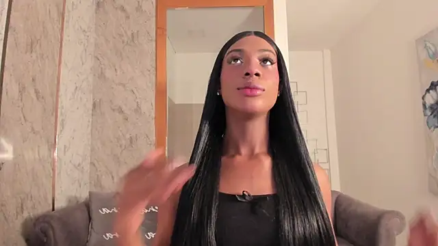 Snapshot of Vero_Lodge chatting on 01-17-25, 01:03 Vero Lodge online show from 01-17-25, 01:03