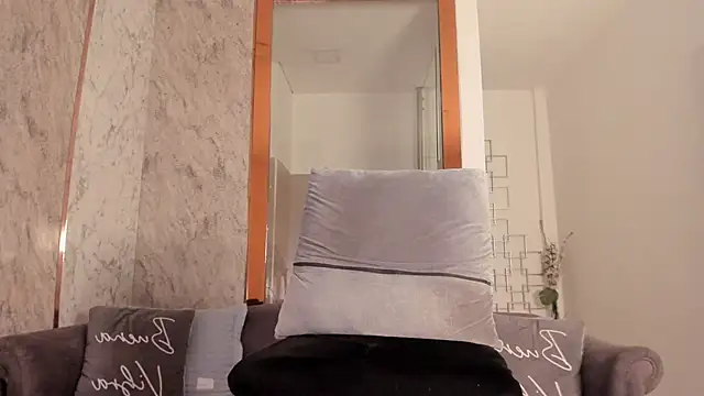 Snapshot of Vero_Lodge chatting on 01-25-25, 01:41 Vero Lodge online show from 01-25-25, 01:41