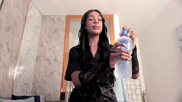 Snapshot of Vero_Lodge chatting on 03-11-25, 12:39 Vero Lodge online show from 03-11-25, 12:39