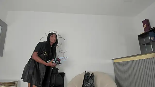 Snapshot of Vero_Lodge chatting on 10-03-25, 01:08 Vero Lodge online show from 10-03-25, 01:08