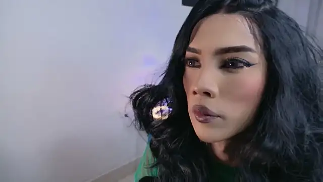 Snapshot of Stefhania_susej chatting on 11-12-25, 04:13 Stefhania susej online show from 11-12-25, 04:13