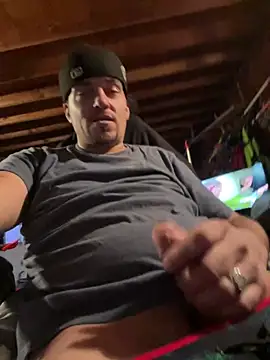 Snapshot of joeycbigcock chatting on 12-18-24, 09:08 joeycbigcock online show from 12-18-24, 09:08