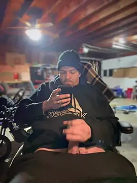 Snapshot of joeycbigcock chatting on 01-05-25, 10:08 joeycbigcock online show from 01-05-25, 10:08