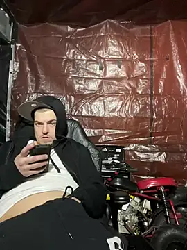 Snapshot of joeycbigcock chatting on 02-04-25, 01:23 joeycbigcock online show from 02-04-25, 01:23