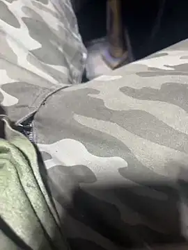 Snapshot of joeycbigcock chatting on 03-11-25, 07:03 joeycbigcock online show from 03-11-25, 07:03