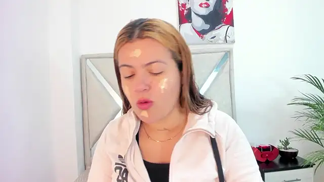 Alexandra Torress online show from 02-02-26, 12:04