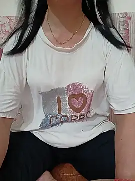 Snapshot of Asian_girl13 chatting on 06-04-26, 02:45 Asian girl13 online show from 06-04-26, 02:45