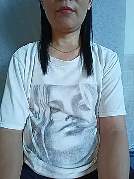 Snapshot of Asian_girl13 chatting on 06-10-26, 02:12 Asian girl13 online show from 06-10-26, 02:12