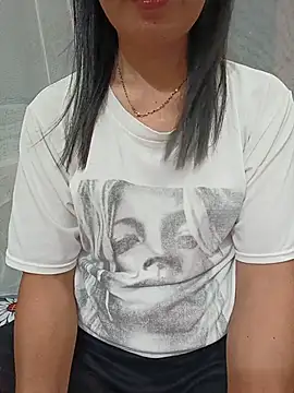 Snapshot of Asian_girl13 chatting on 06-25-26, 11:20 Asian girl13 online show from 06-25-26, 11:20