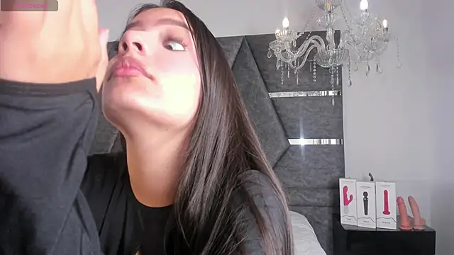 IsabellaGrey19 online show from 10-06-25, 07:22