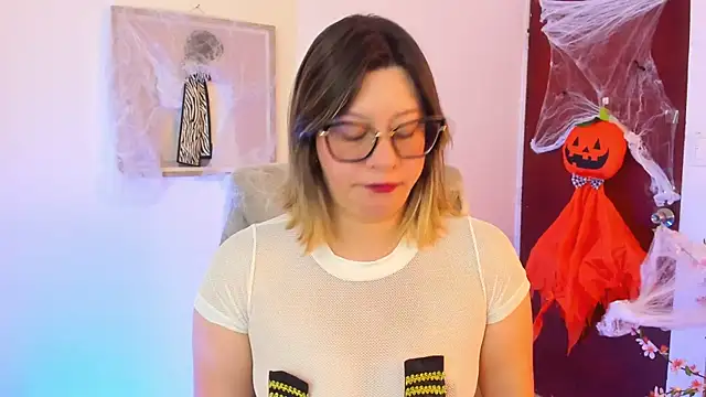 Snapshot of Chanelll_Taylorr_ chatting on 10-10-25, 12:59 Chanelll Taylorr online show from 10-10-25, 12:59