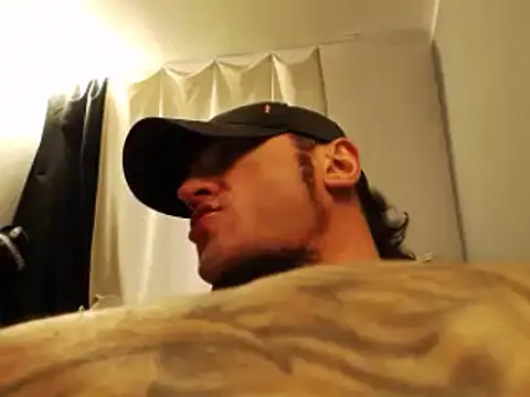 Snapshot of ballardbret chatting on 01-18-25, 07:38 ballardbret online show from 01-18-25, 07:38