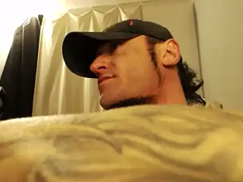 Snapshot of ballardbret chatting on 02-18-25, 04:37 ballardbret online show from 02-18-25, 04:37