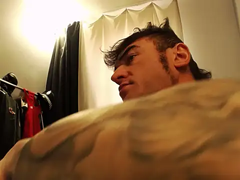 Snapshot of ballardbret chatting on 03-21-25, 07:33 ballardbret online show from 03-21-25, 07:33