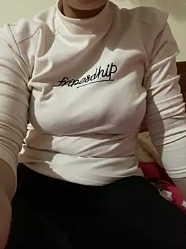 Milk Mom99 online show from 12-19-24, 05:51