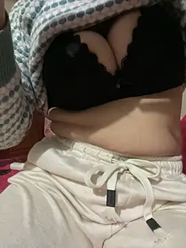 Snapshot of Milk_Mom99 chatting on 12-21-24, 02:19 Milk Mom99 online show from 12-21-24, 02:19