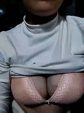 Snapshot of Milk_Mom99 chatting on 12-22-24, 03:11 Milk Mom99 online show from 12-22-24, 03:11