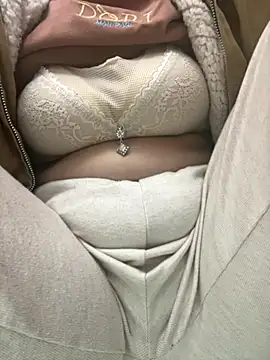 Snapshot of Milk_Mom99 chatting on 11-04-25, 08:13 Milk Mom99 online show from 11-04-25, 08:13