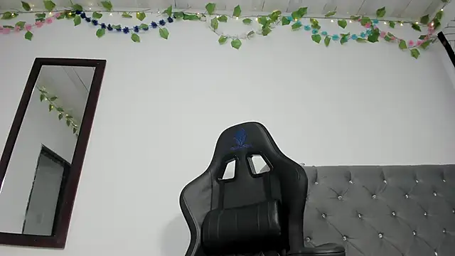 Snapshot of Lau_Beauty chatting on 02-07-26, 12:20 Lau Beauty online show from 02-07-26, 12:20