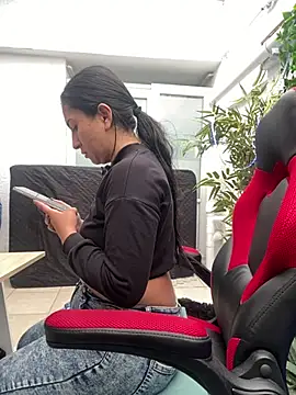 Snapshot of luna_asss chatting on 02-20-25, 02:02 luna asss online show from 02-20-25, 02:02