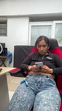 Snapshot of luna_asss chatting on 02-21-25, 12:28 luna asss online show from 02-21-25, 12:28