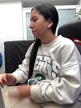 Snapshot of luna_asss chatting on 02-22-25, 01:35 luna asss online show from 02-22-25, 01:35