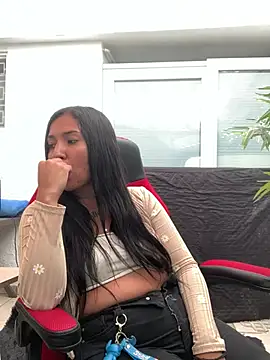 Snapshot of luna_asss chatting on 03-10-25, 04:57 luna asss online show from 03-10-25, 04:57